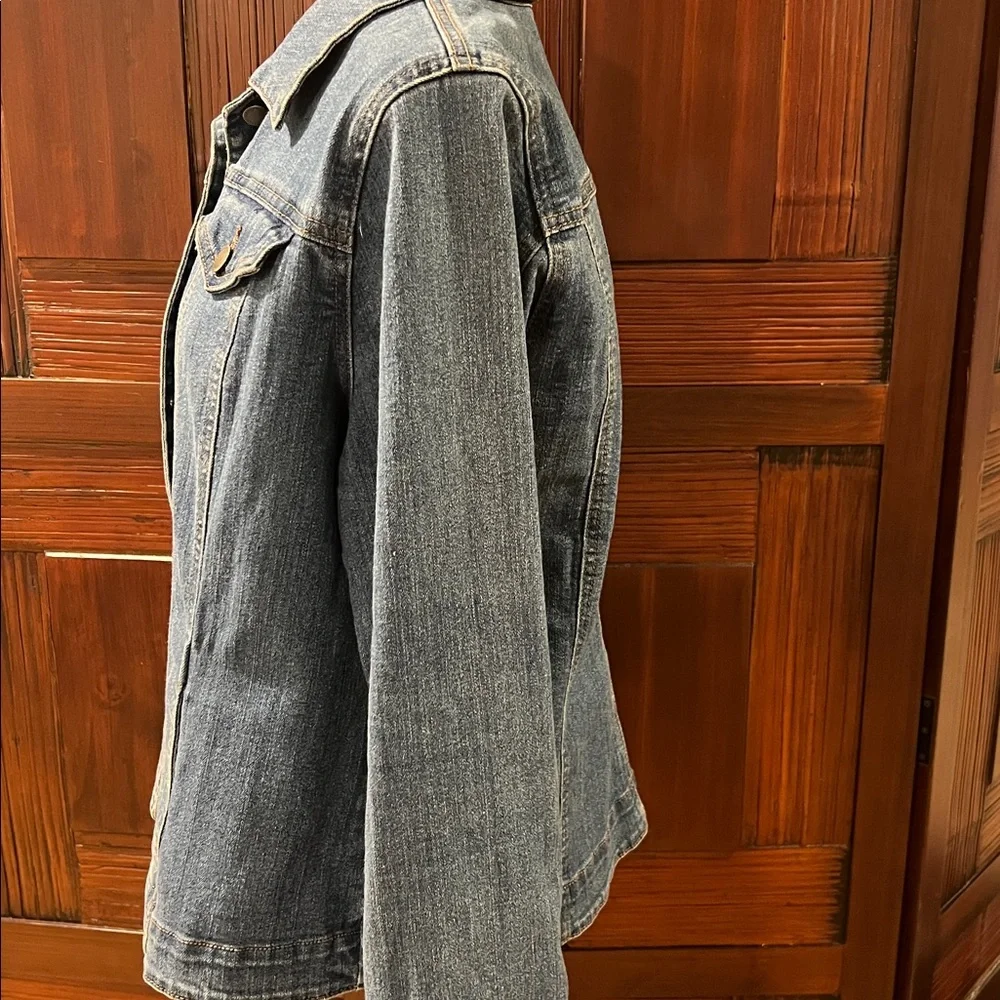 Charter Club denim jacket, medium washed denim color with stretch, XL - Picture 3 of 5